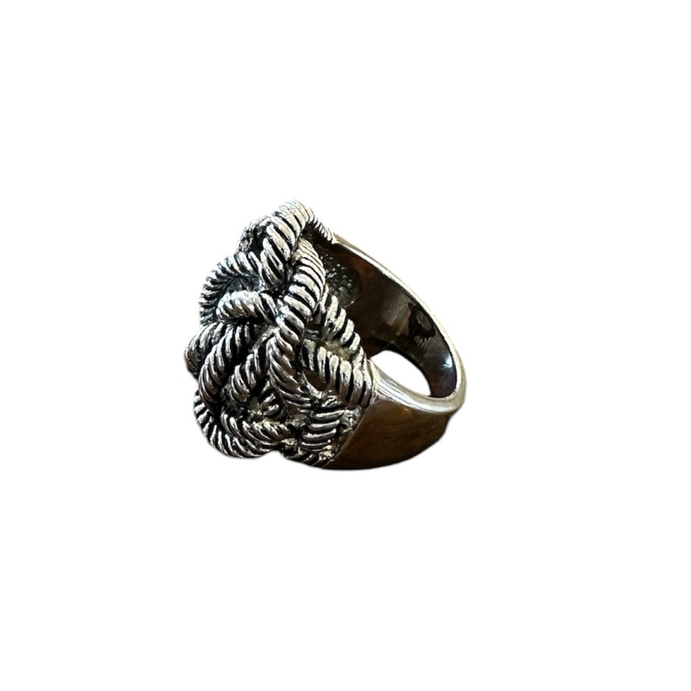 Chunky silver toned ring size 8